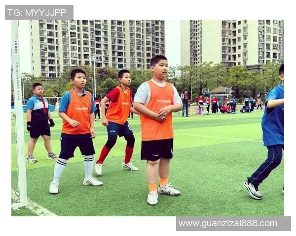 小学三年级足球比赛精彩直播全程回顾与精彩瞬间分享